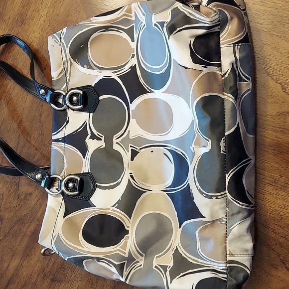 Spring Coach Purse - Picture 2 of 5